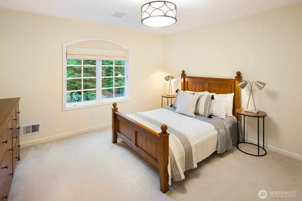 $4,650,000 | 13695 Northeast 32nd Place, Bellevue, WA 98005