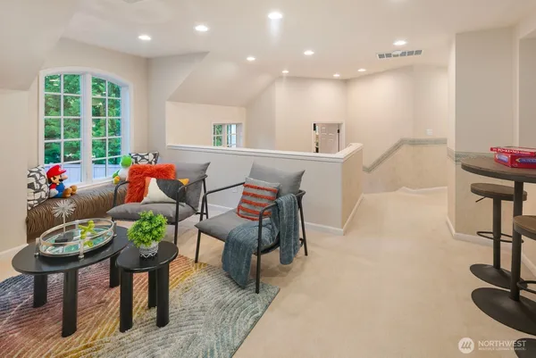 $4,650,000 | 13695 Northeast 32nd Place, Bellevue, WA 98005