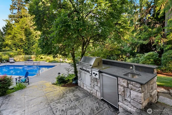 $4,650,000 | 13695 Northeast 32nd Place, Bellevue, WA 98005