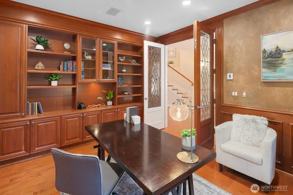 $4,650,000 | 13695 Northeast 32nd Place, Bellevue, WA 98005