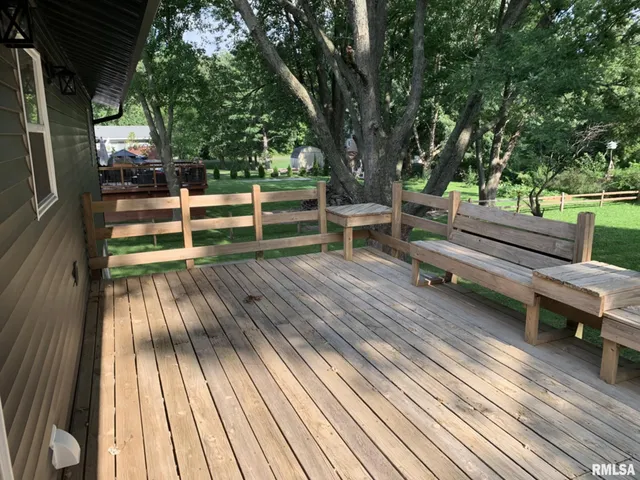 $290,000 | 142 Lakeland Drive, Galesburg, IL 61401