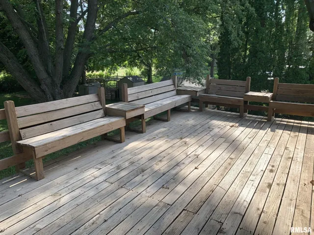 $290,000 | 142 Lakeland Drive, Galesburg, IL 61401