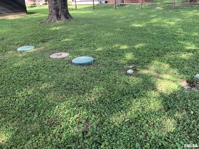 $290,000 | 142 Lakeland Drive, Galesburg, IL 61401