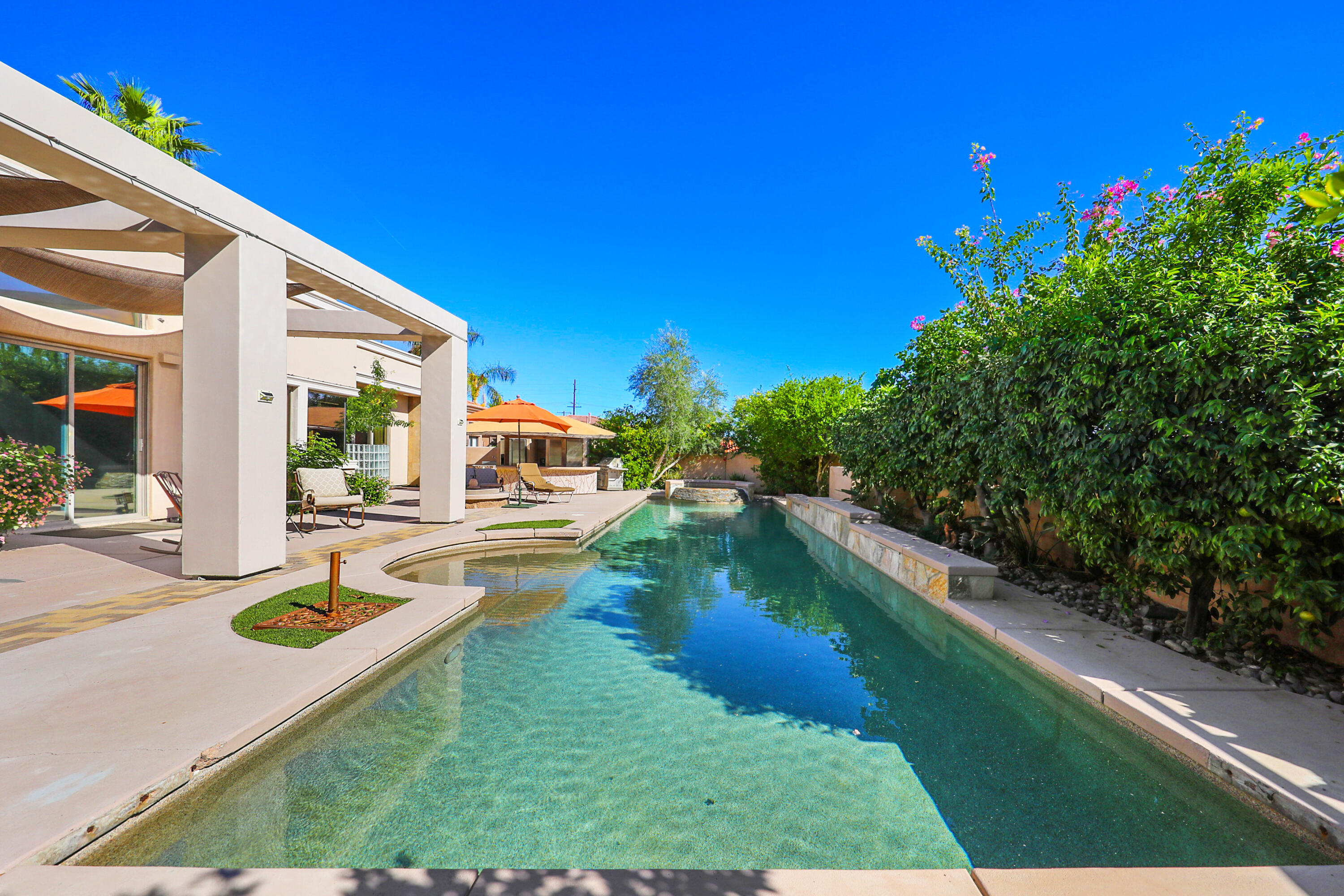 78680 Ave Tujunga La Quinta, CA 92253 - Photo 31 of 41 a view of swimming pool with sitting area