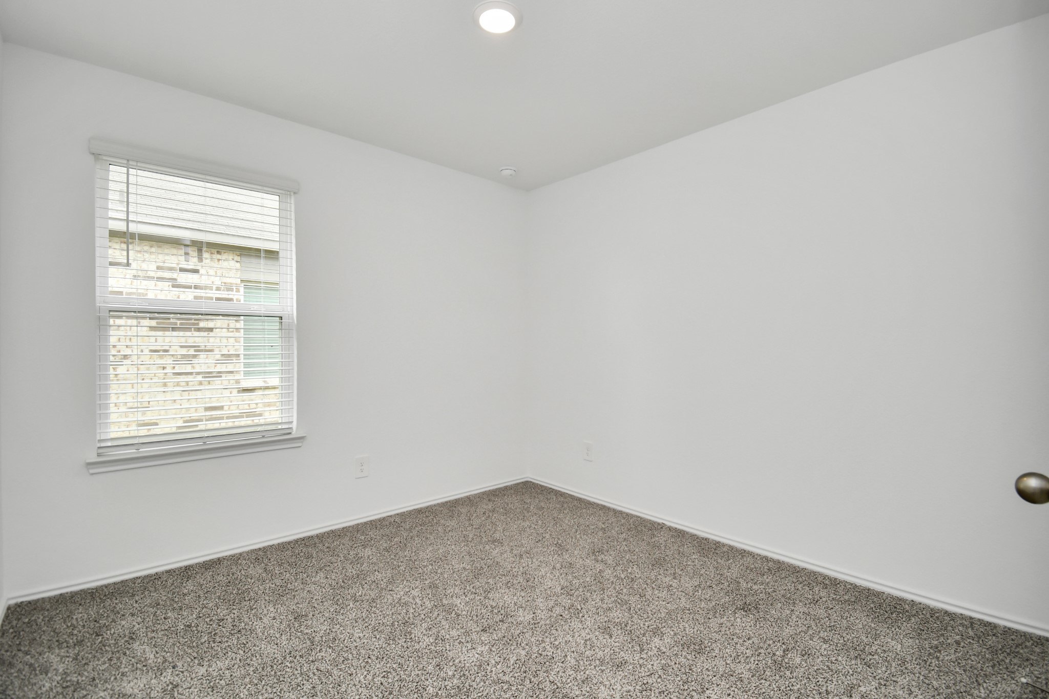 5315 Castlebury Meadows Dr Spring Spring, TX 77373 - Photo 21 of 39 an empty room with a window