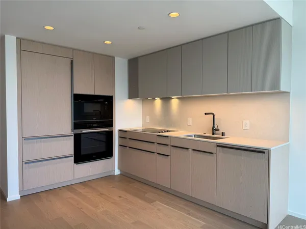 $4,000 | 333 Ward Avenue, Unit 3309, Honolulu, HI 96814