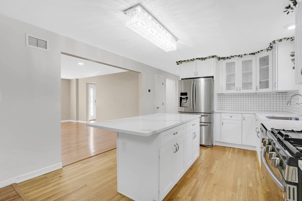 990 Frank Smith Road Longmeadow, MA 01106 - Photo 6 of 42