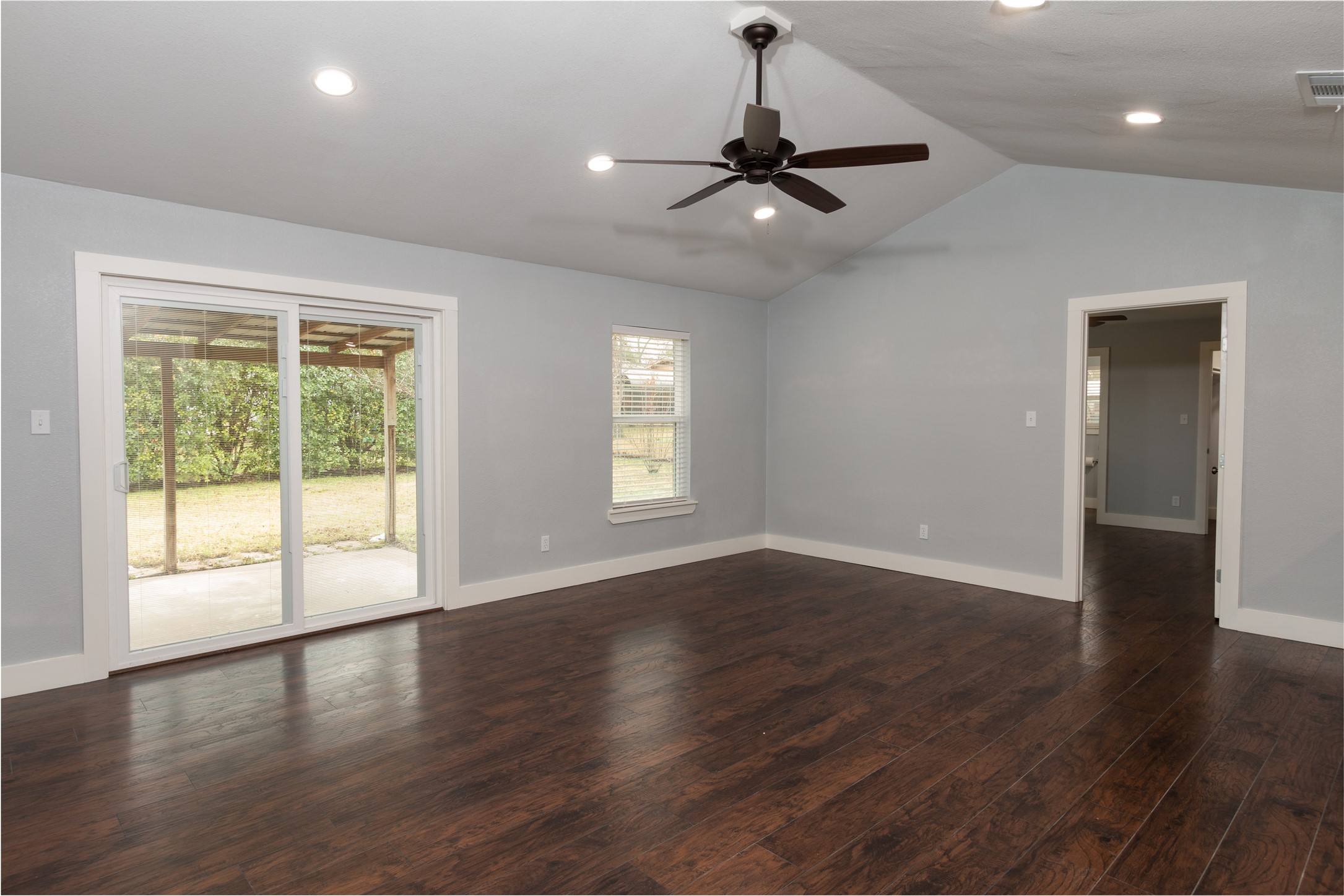 1005 George Street Taylor, TX 76574 - Photo 9 of 28