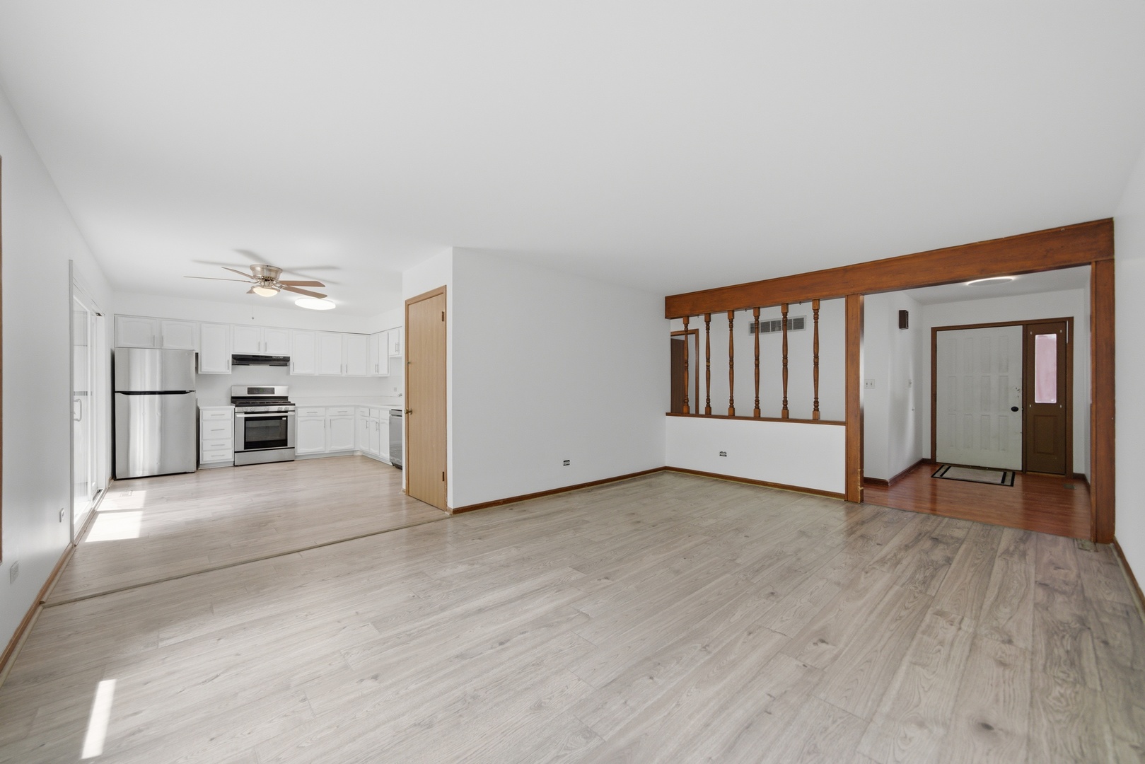 152 Dunbar Lane, Unit B Dundee, IL 60118 - Photo 3 of 17