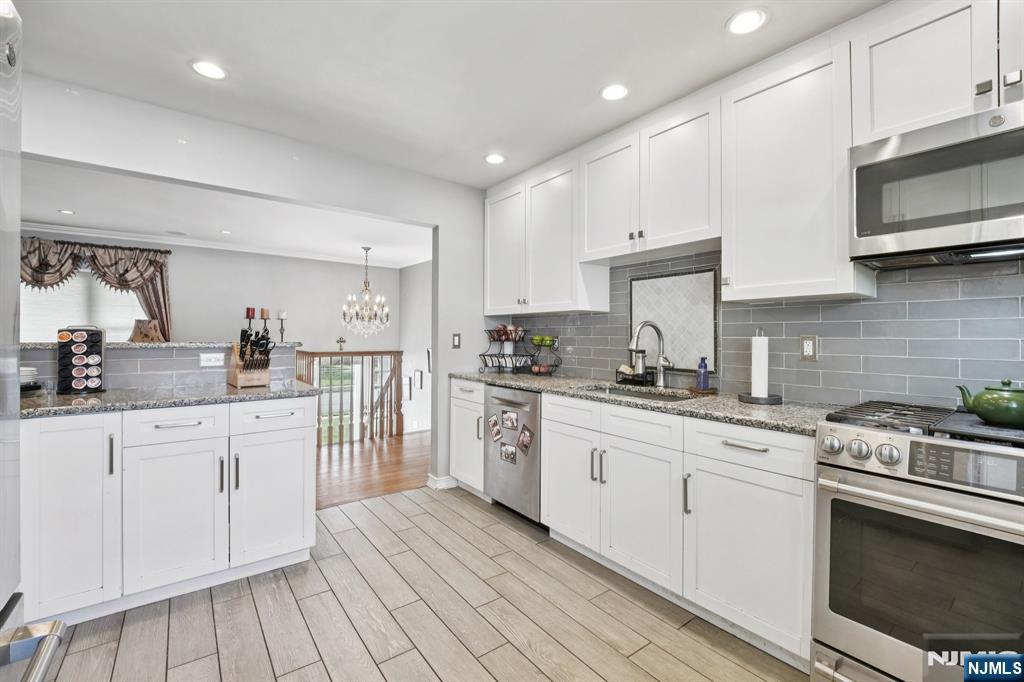 676 Rutgers Place Paramus, NJ 07652 - Photo 11 of 34