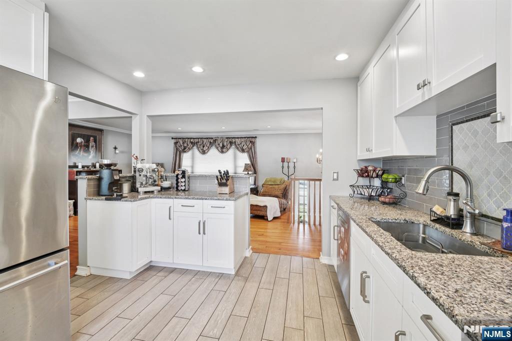 676 Rutgers Place Paramus, NJ 07652 - Photo 12 of 34