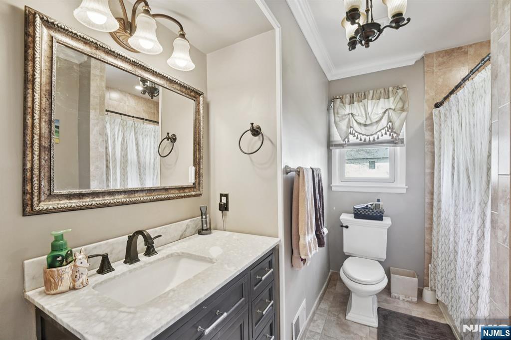 676 Rutgers Place Paramus, NJ 07652 - Photo 18 of 34