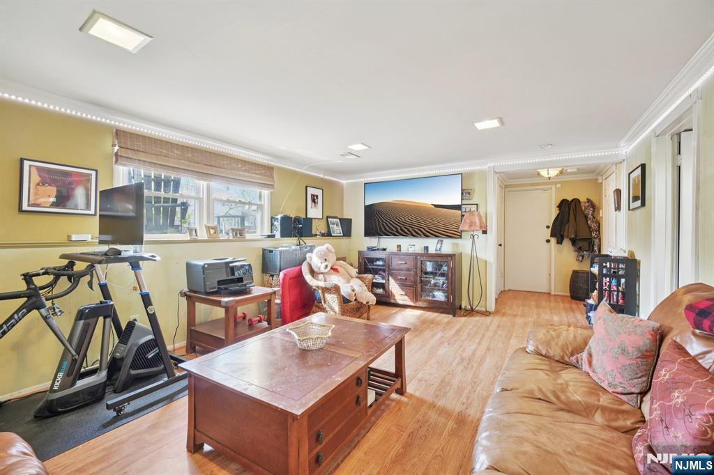 676 Rutgers Place Paramus, NJ 07652 - Photo 22 of 34