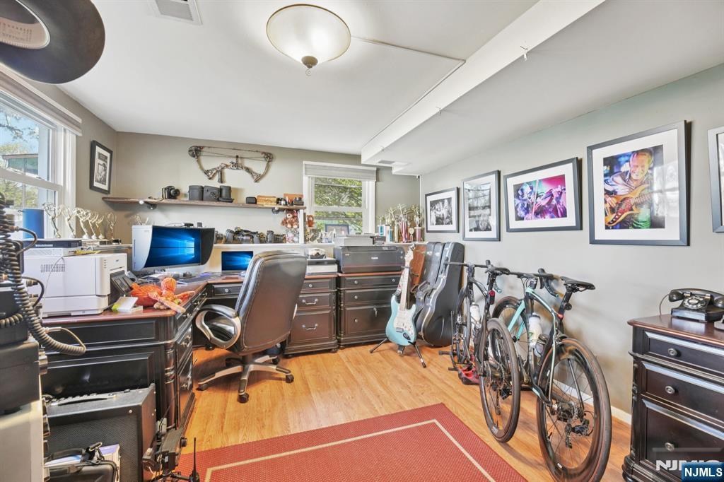 676 Rutgers Place Paramus, NJ 07652 - Photo 24 of 34