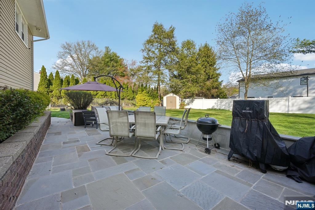 676 Rutgers Place Paramus, NJ 07652 - Photo 27 of 34