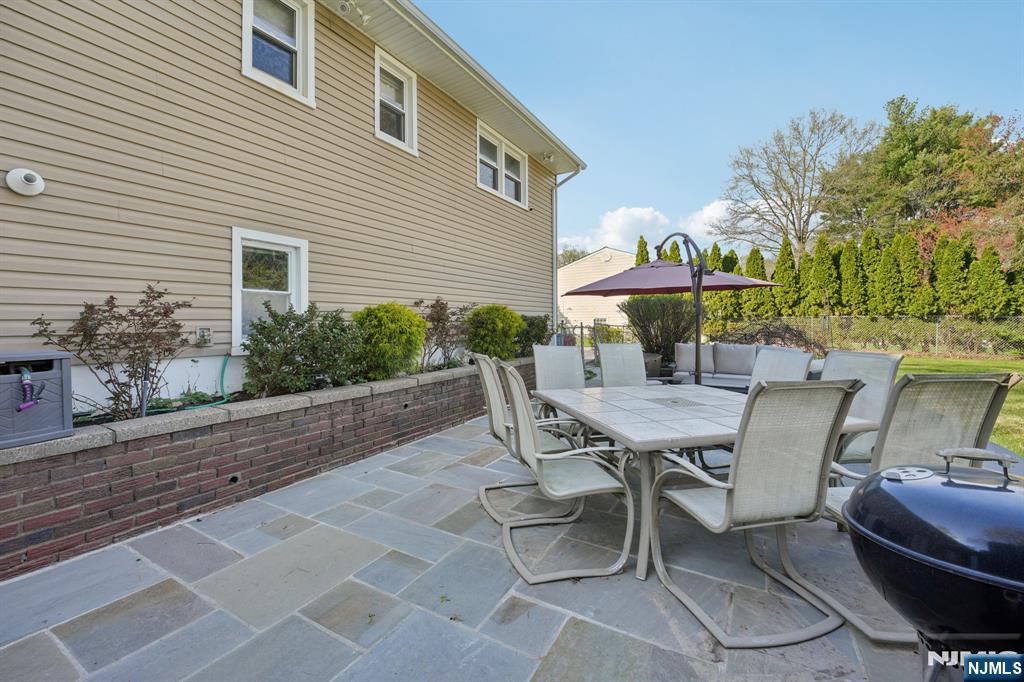 676 Rutgers Place Paramus, NJ 07652 - Photo 31 of 34