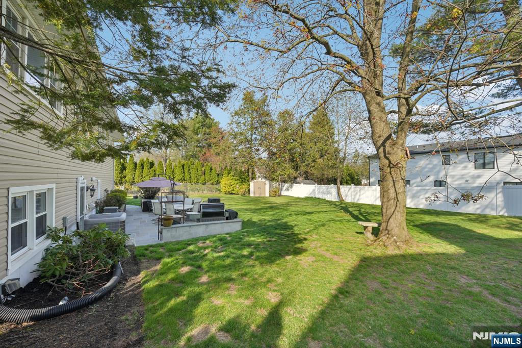 676 Rutgers Place Paramus, NJ 07652 - Photo 34 of 34