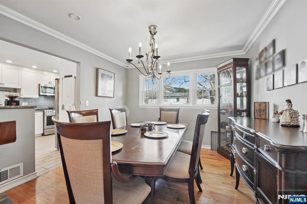 676 Rutgers Place Paramus, NJ 07652 - Photo 8 of 34