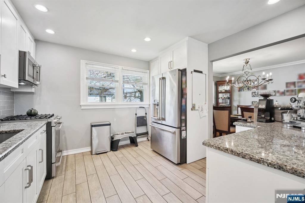 676 Rutgers Place Paramus, NJ 07652 - Photo 9 of 34