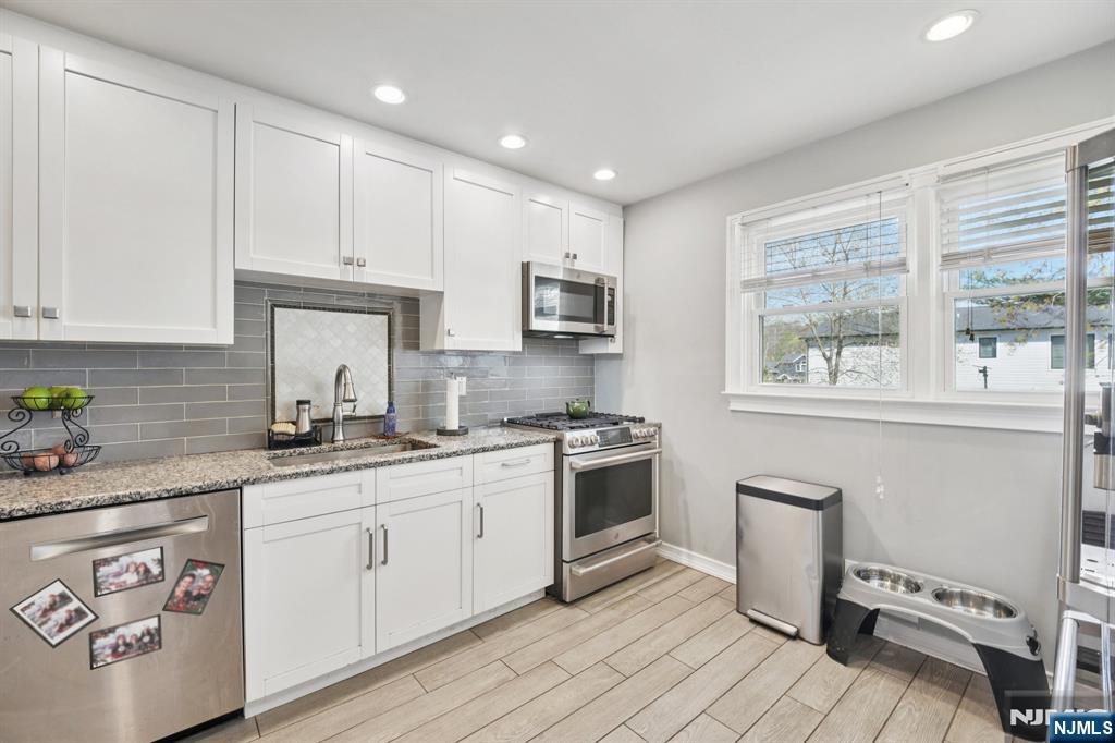 676 Rutgers Place Paramus, NJ 07652 - Photo 10 of 34