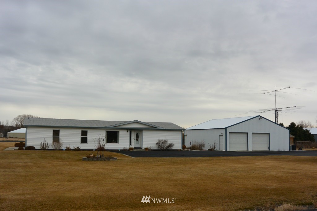 14251 Empire Road Ephrata, WA 98823 - Photo 1 of 15 Gallery Image 1