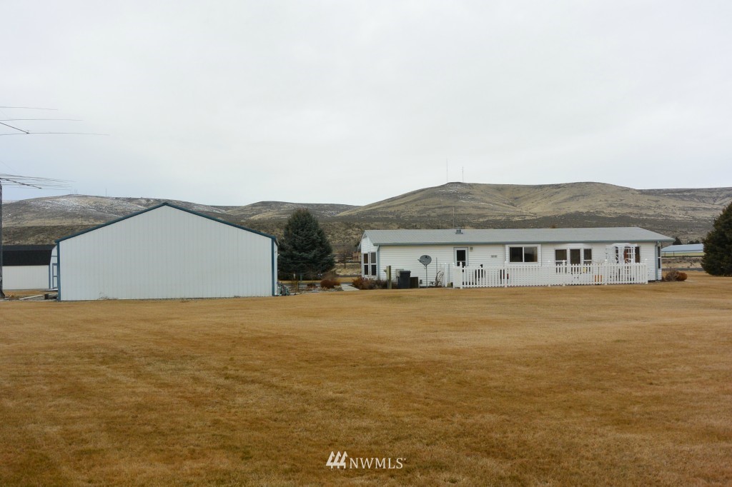 14251 Empire Road Ephrata, WA 98823 - Photo 3 of 15 Gallery Image 3