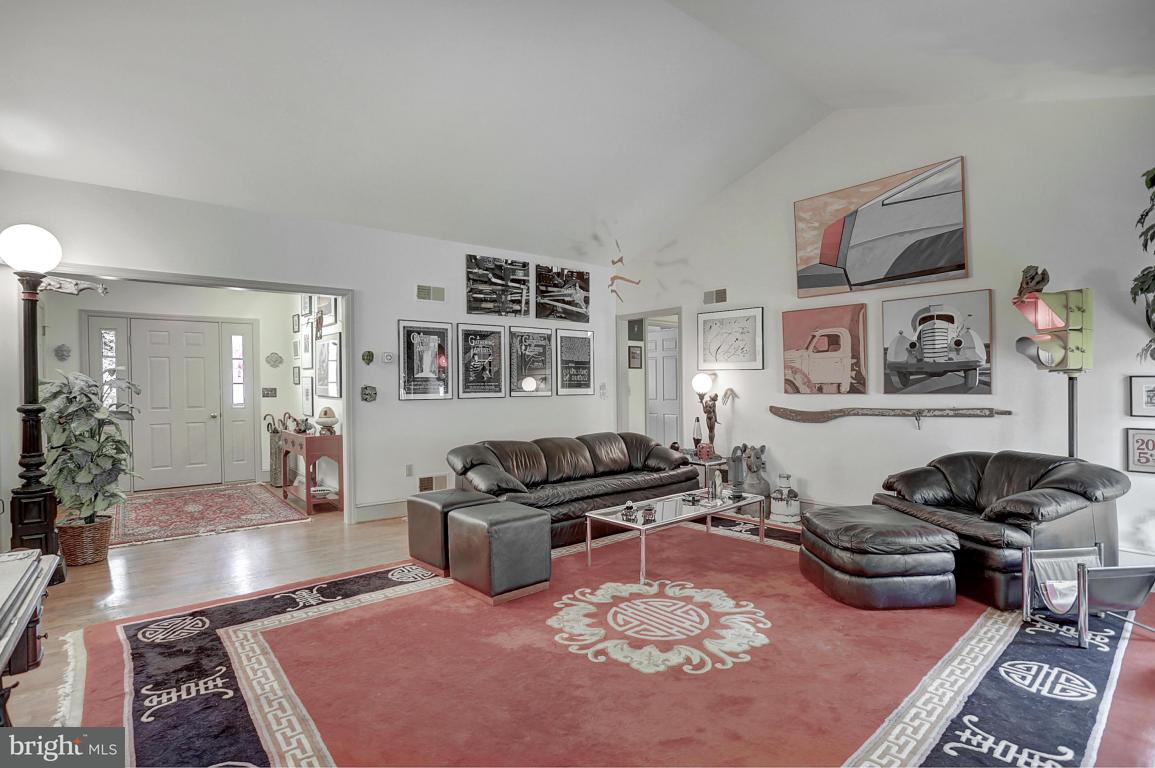 1281 Meadowbrook Road Lancaster, PA 17603 - Photo 13 of 41 Gallery Image 13