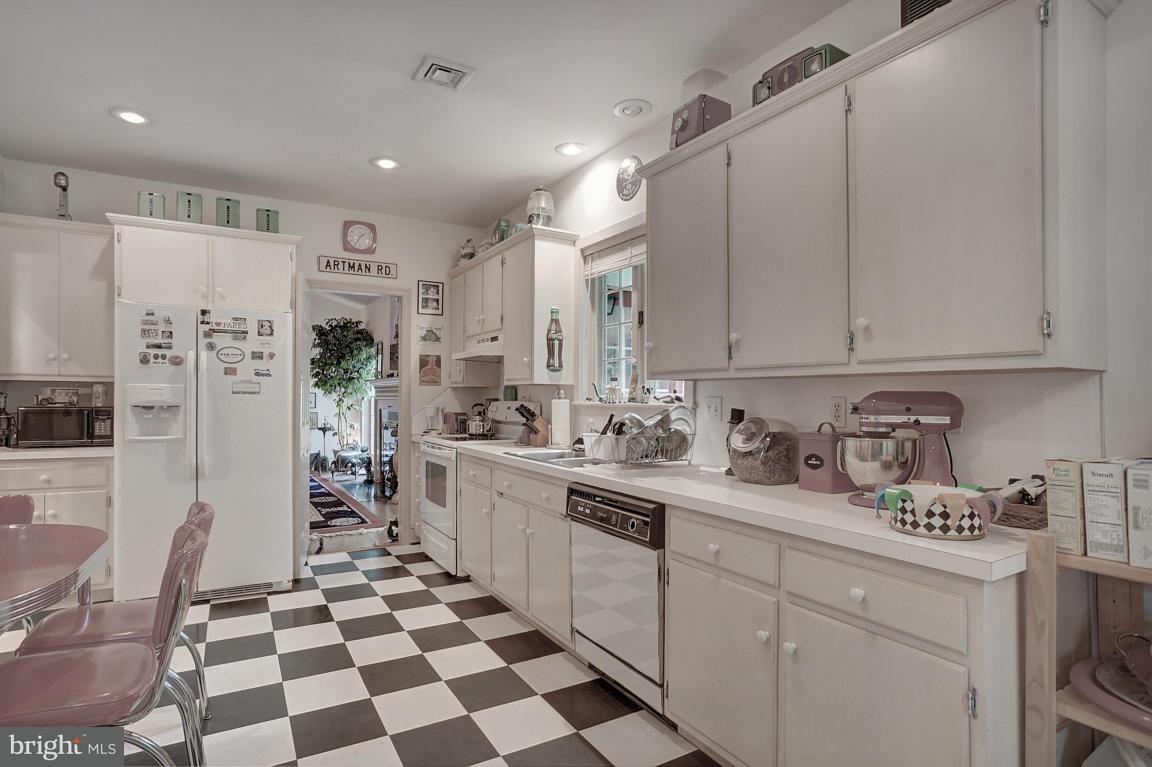 1281 Meadowbrook Road Lancaster, PA 17603 - Photo 21 of 41 Gallery Image 21
