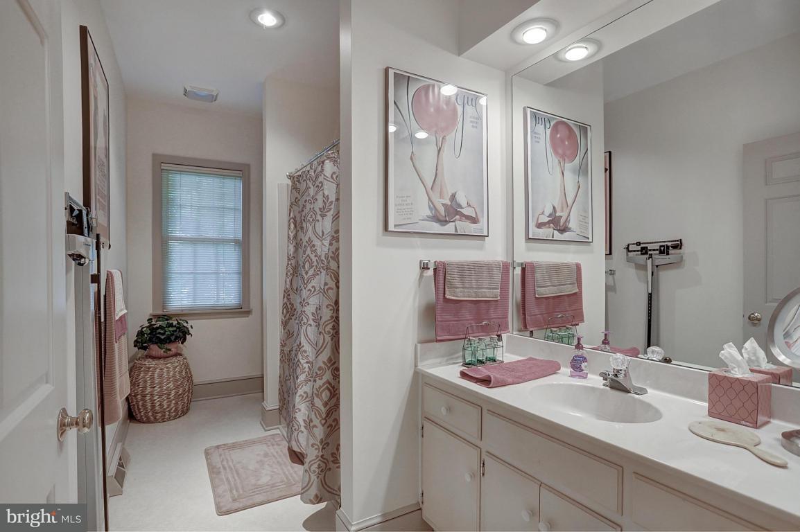 1281 Meadowbrook Road Lancaster, PA 17603 - Photo 25 of 41 Gallery Image 25