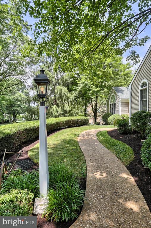 1281 Meadowbrook Road Lancaster, PA 17603 - Photo 4 of 41 Gallery Image 4