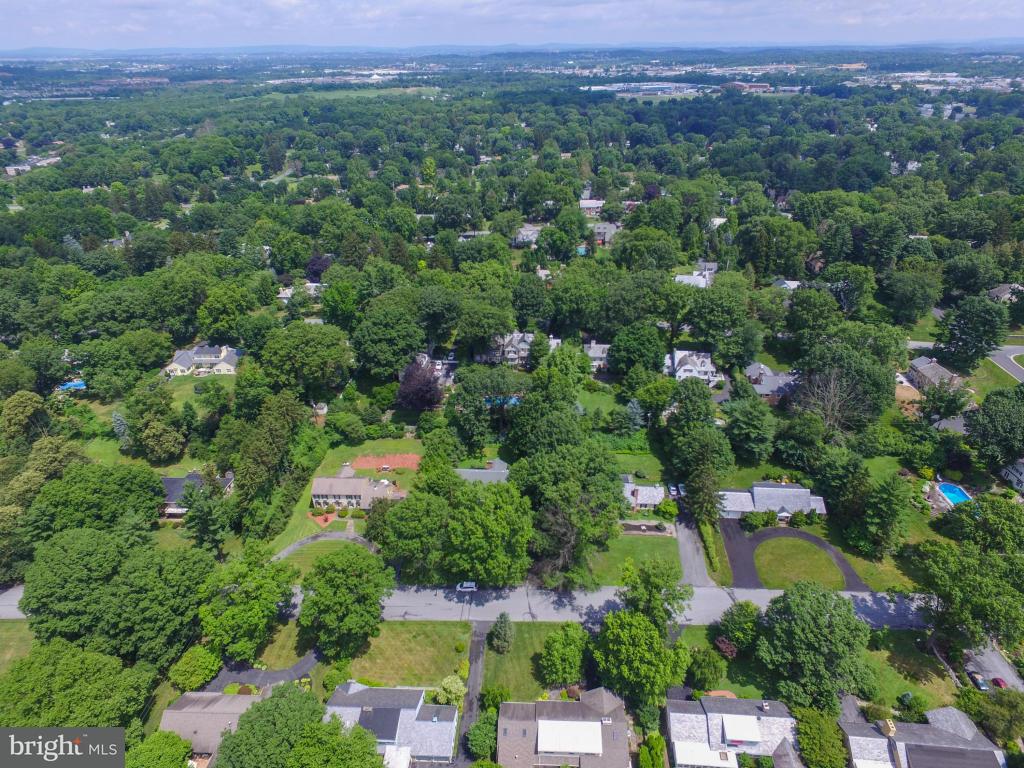 1281 Meadowbrook Road Lancaster, PA 17603 - Photo 33 of 41 Gallery Image 33
