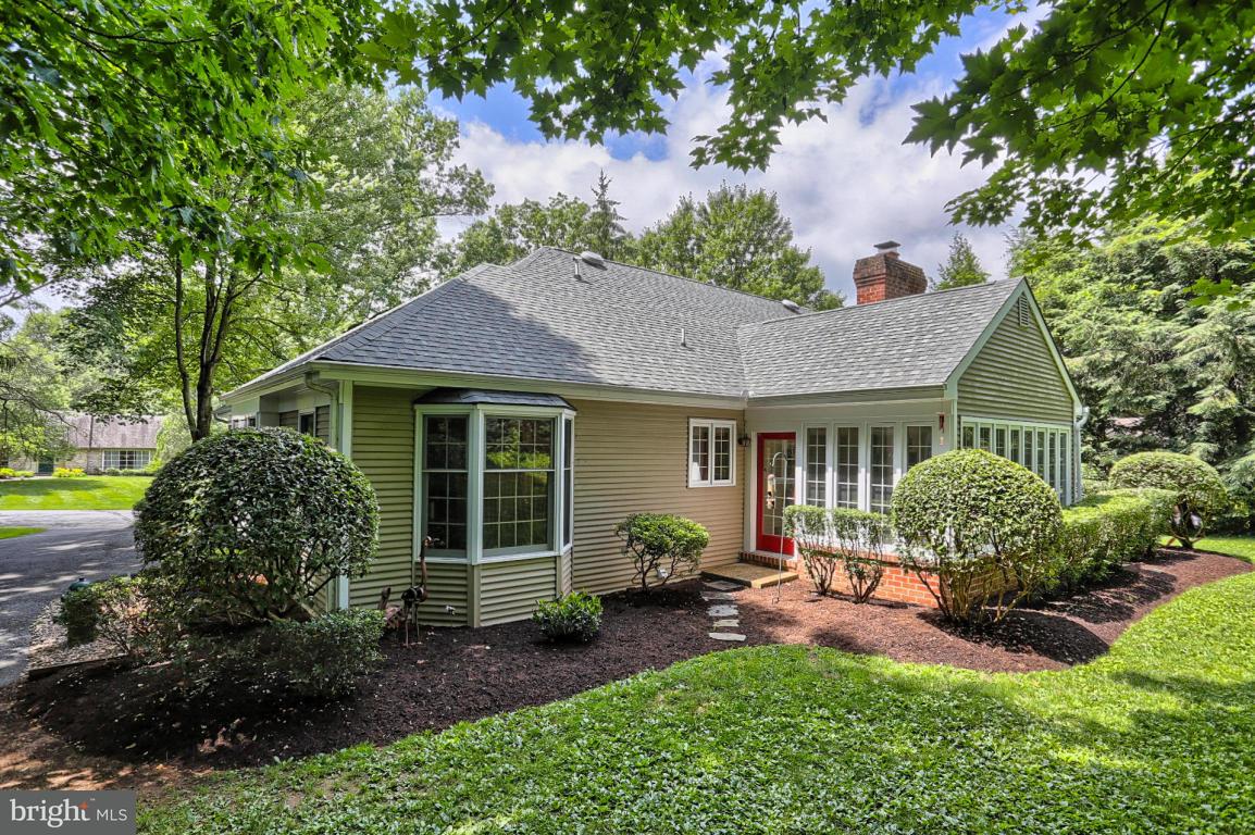 1281 Meadowbrook Road Lancaster, PA 17603 - Photo 7 of 41 Gallery Image 7
