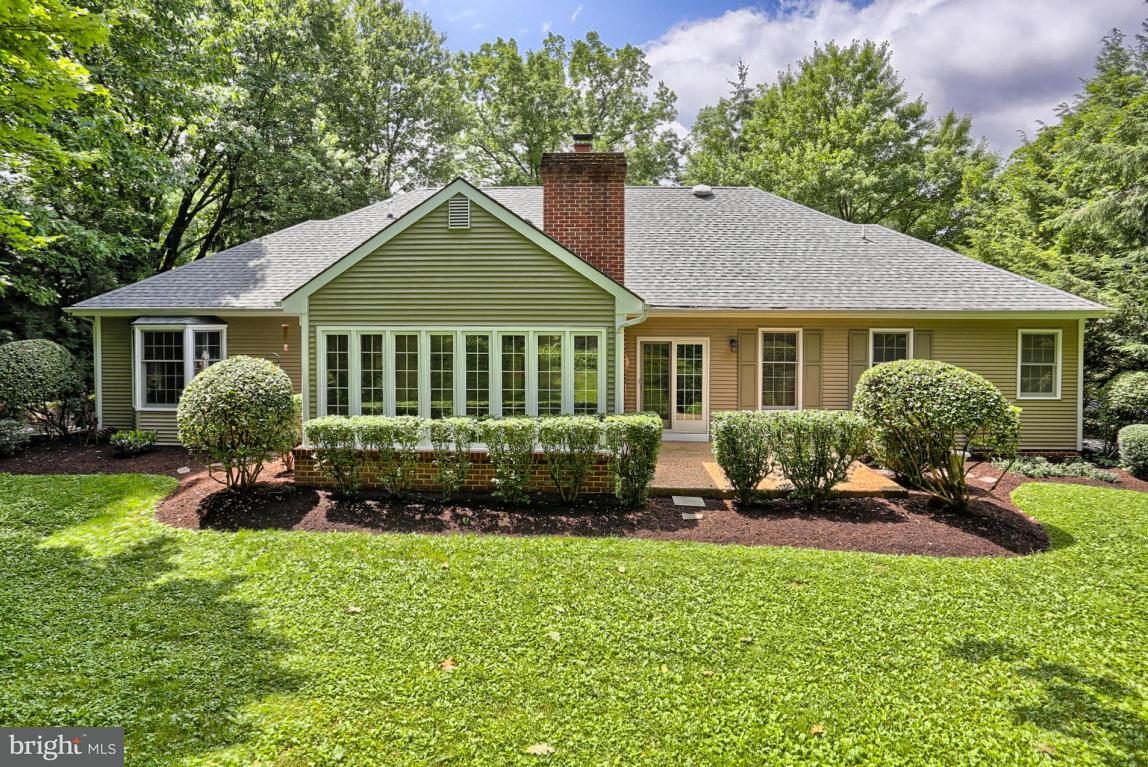 1281 Meadowbrook Road Lancaster, PA 17603 - Photo 9 of 41 Gallery Image 9