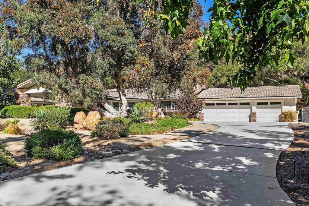 2614 Secret Lake Lane Fallbrook, CA 92028 - Photo 2 of 60