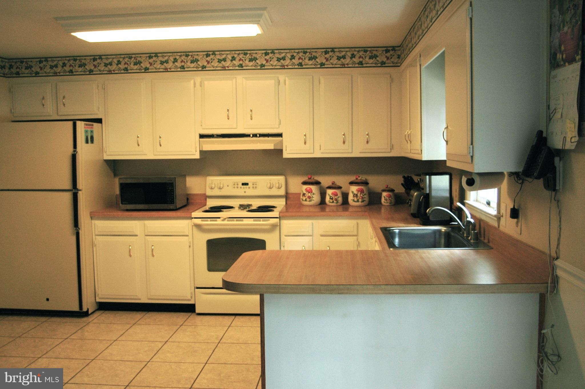 422 Harris Hollow Road Washington, VA 22747 - Photo 7 of 16 Kitchen
