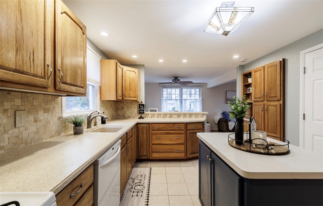 888 Copper Kettle Road Webster, NY 14580 - Photo 15 of 42