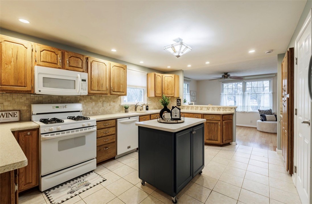 888 Copper Kettle Road Webster, NY 14580 - Photo 17 of 42