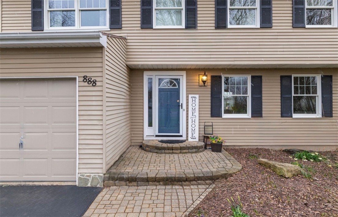 888 Copper Kettle Road Webster, NY 14580 - Photo 3 of 42