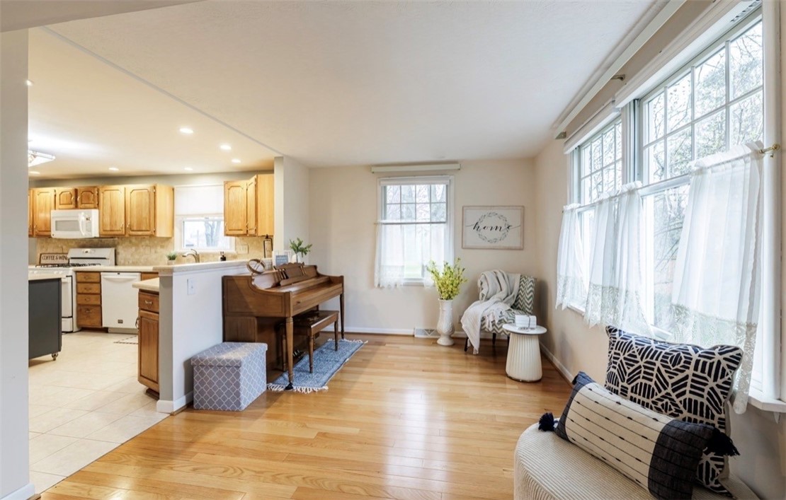 888 Copper Kettle Road Webster, NY 14580 - Photo 8 of 42