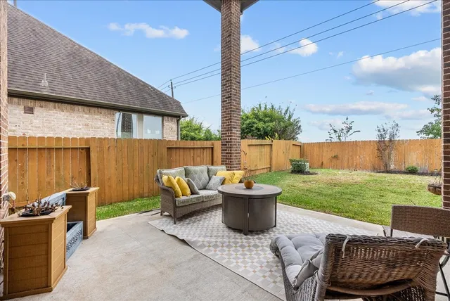 a view of an outdoor space