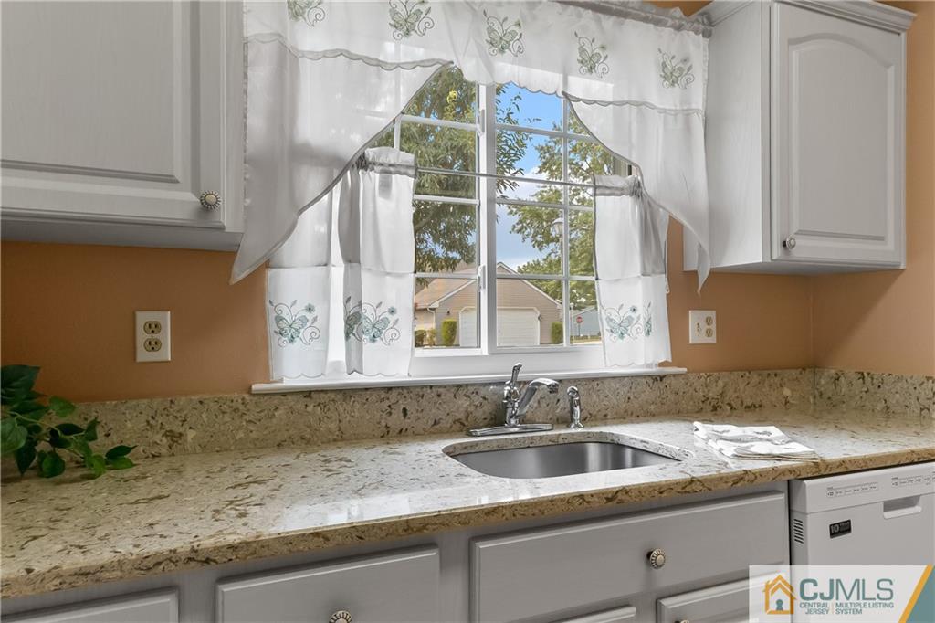 832 Vail Road, Unit B Monroe Township, NJ 08831 - Photo 15 of 28 Gallery Image 15