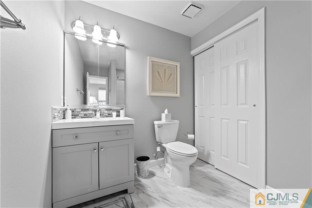 832 Vail Road, Unit B Monroe Township, NJ 08831 - Photo 18 of 28 Gallery Image 18