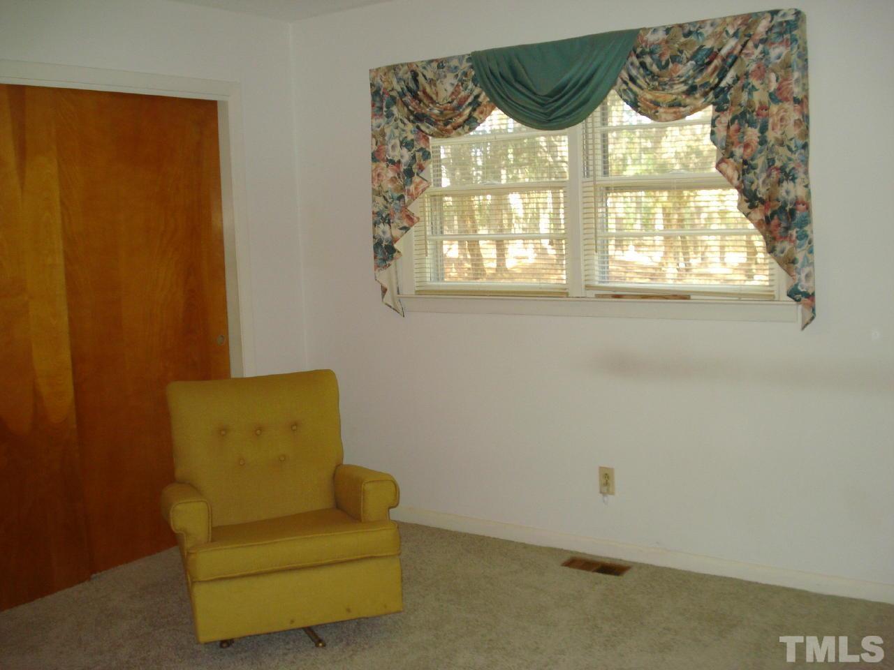 2635 Federal Road Benson, NC 27504 - Photo 10 of 22 Gallery Image 10