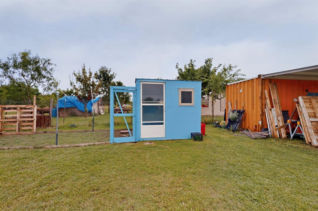6323 Abner Road Terrell, TX 75161 - Photo 39 of 40 chicken coop