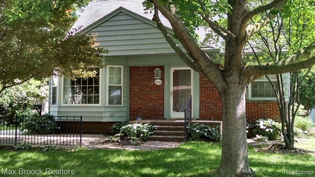 1524 Villa Road Birmingham, MI 48009 - Photo 1 of 32