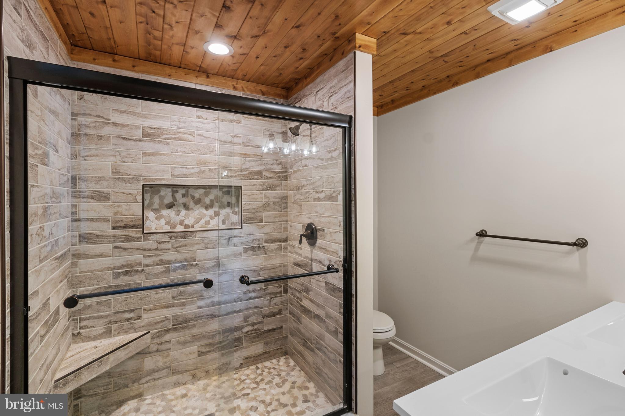 6525 Valley Road La Plata, MD 20646 - Photo 21 of 42 Primary bath