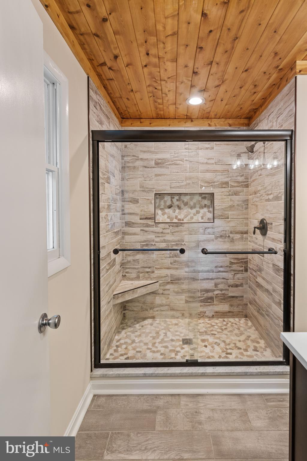6525 Valley Road La Plata, MD 20646 - Photo 22 of 42 Primary bath