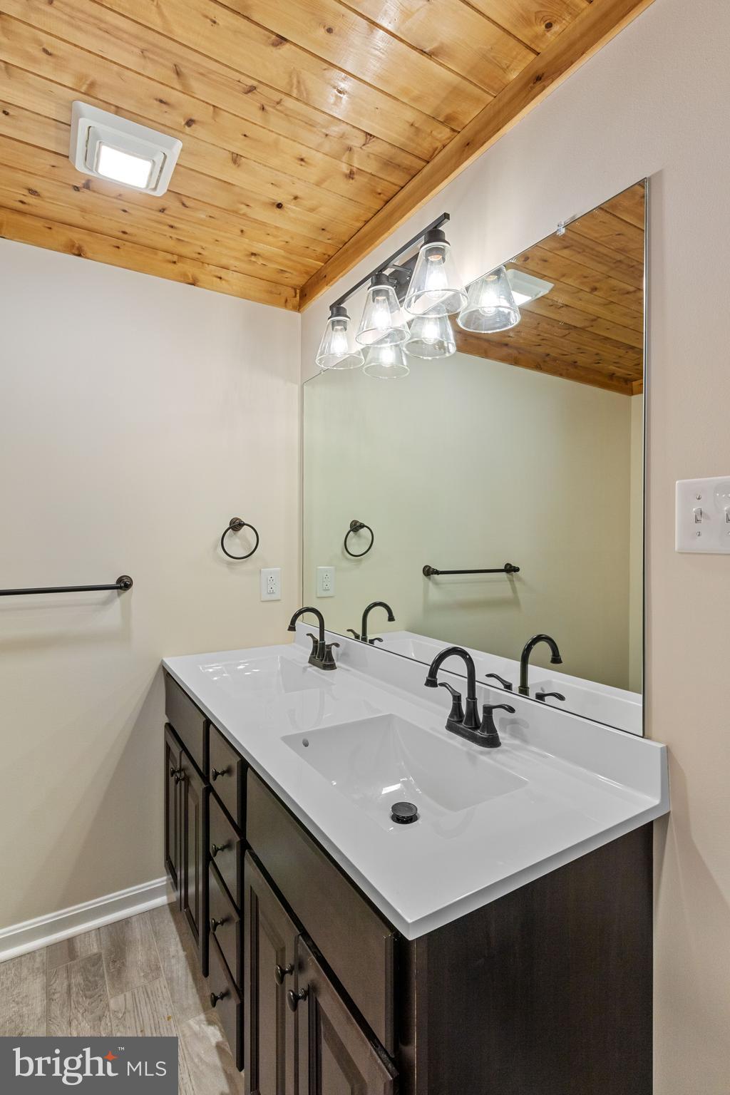 6525 Valley Road La Plata, MD 20646 - Photo 24 of 42 Primary bath