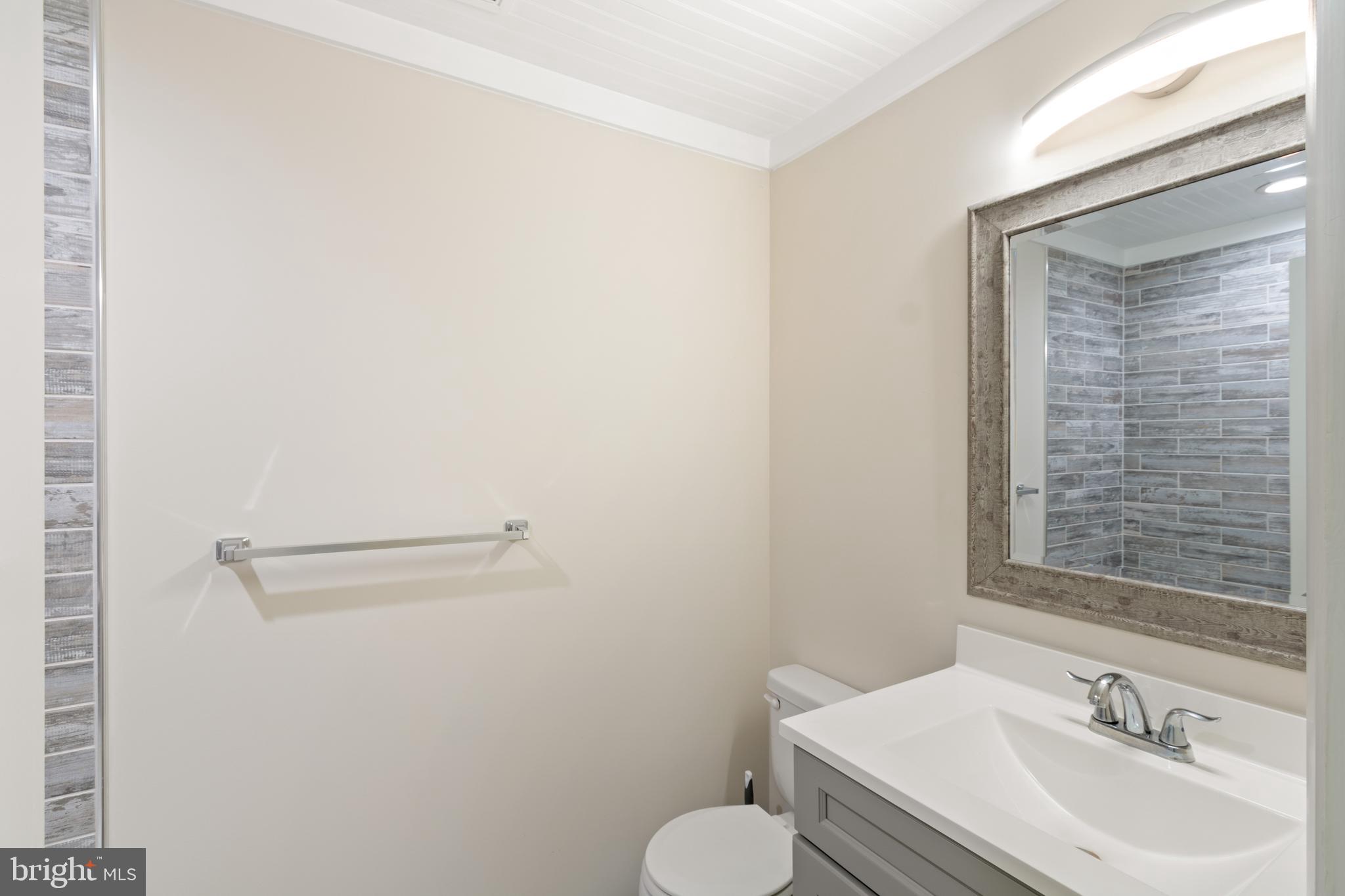 6525 Valley Road La Plata, MD 20646 - Photo 29 of 42 Hall bath