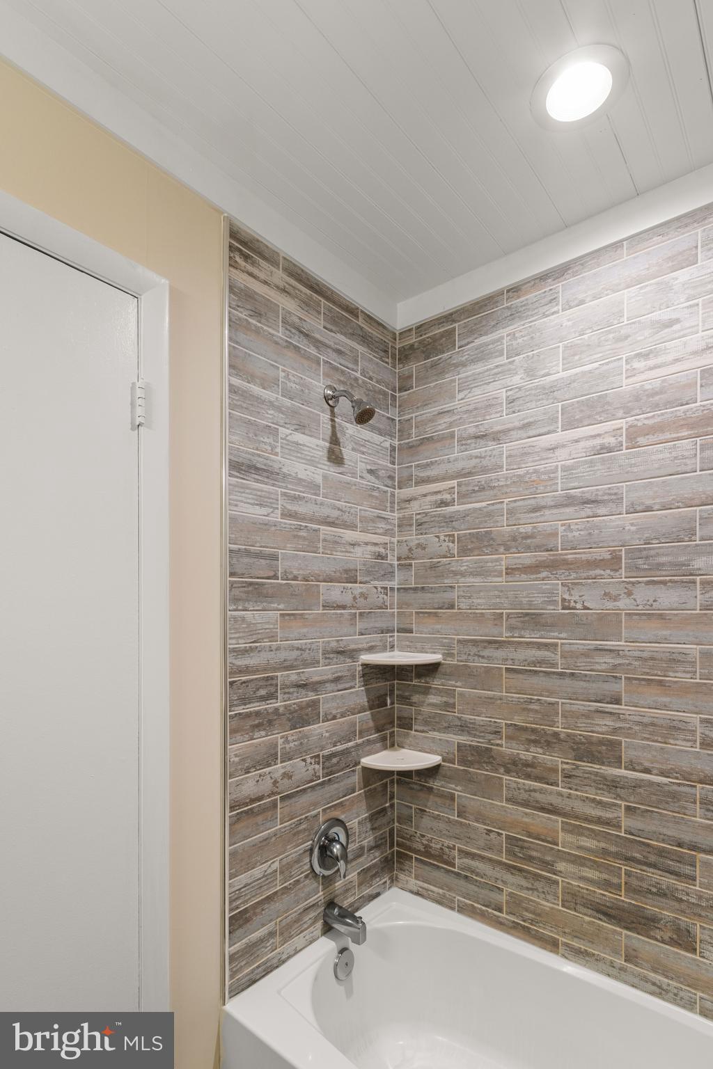 6525 Valley Road La Plata, MD 20646 - Photo 30 of 42 Hall bath